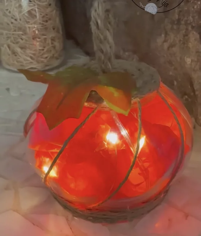 Лістапад у банку, стракозы з "носікаў" і мухаморы з жалудоў: 12 восеньскіх вырабаў для школы і дзіцячага сада - ад простых да складаных