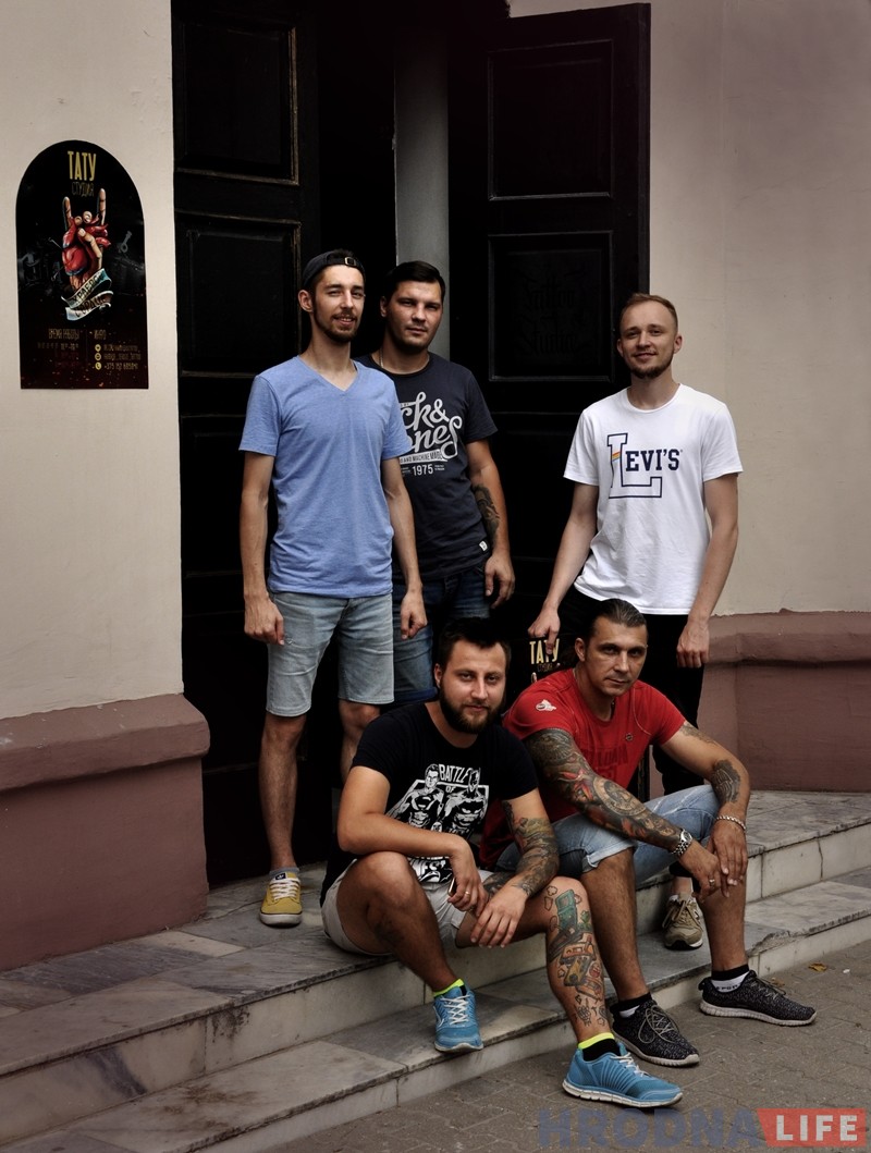 "Объединили усилия и собрались на одной площадке". В Гродно открылась тату студия "Храброе сердце"