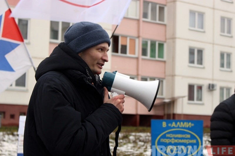 Начало политической карьеры Евгения Дудкина - местные выборы 2018 года. На фото - один из митингов в Ольшанке в декабре 2017. Фото: Hrodna.life