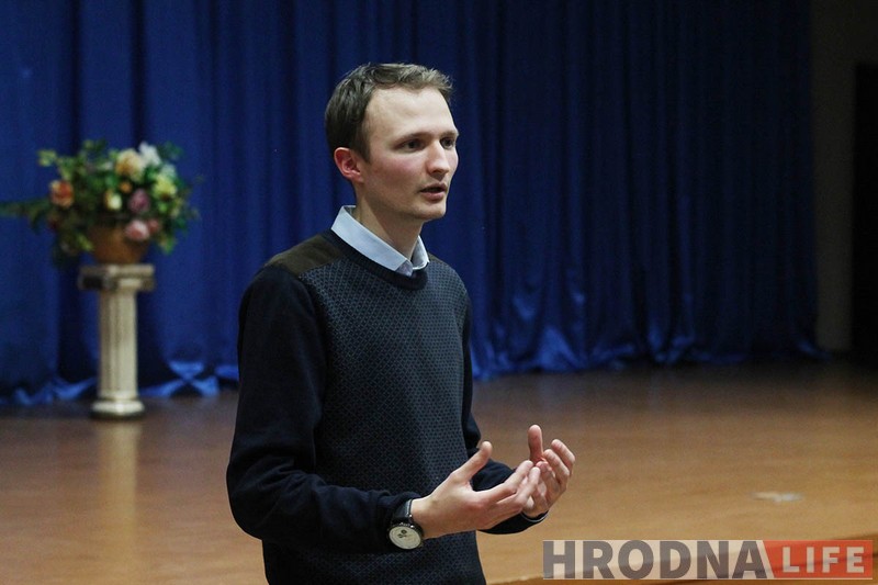 Евгений Дудкин на встрече с избирателями на Ольшанке во время местной компании. Январь 2018. Фото: Hrodna.life