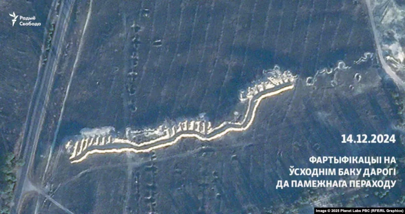 Спутниковый снимок траншей восточнее дороги к пограничному переходу «Привалка»