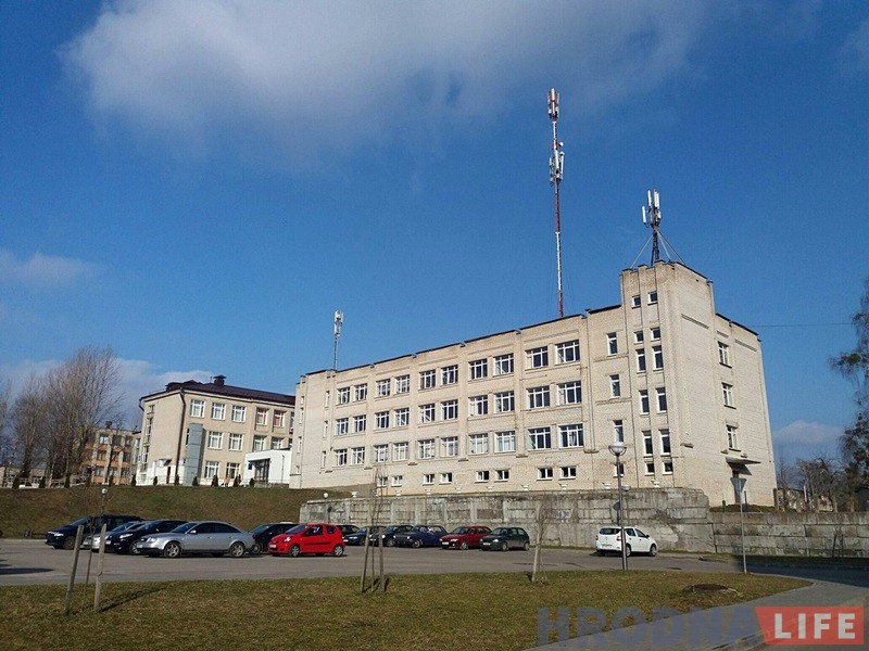 Около университета на Доватора подвыпившие ребята напугали студентов автоматом Около университета на Доватора подвыпившие ребята напугали студентов автоматом