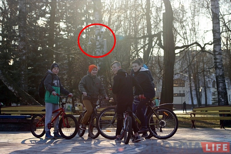 В парке Жилибера накануне Марша нетунеядцев устанавливают камеры видеонаблюдения В парке Жилибера накануне Марша нетунеядцев устанавливают камеры видеонаблюдения