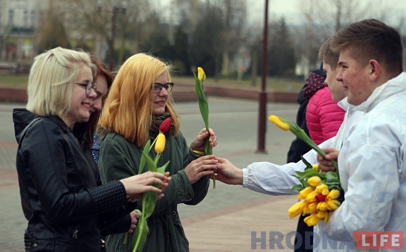 Гродненцы на улицах города 8 марта 2017 Гродненцы на улицах города 8 марта 2017