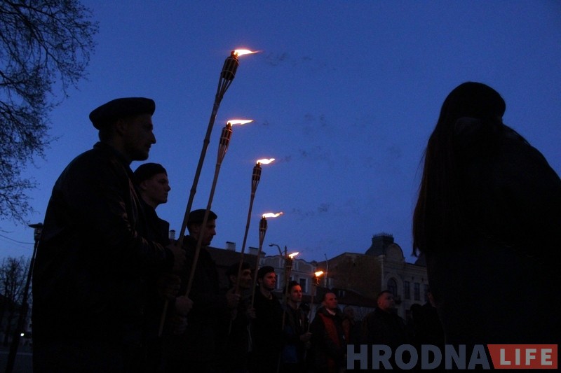 Сотни католиков прошли Крестный путь по центру Гродно Сотни католиков прошли Крестный путь по центру Гродно