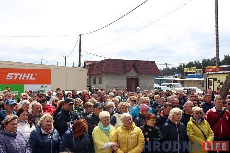 Недовольные предприниматели провели митинг на рынке «Южный»: заведующий разговаривать отказался Недовольные предприниматели провели митинг на рынке «Южный»: заведующий разговаривать отказался