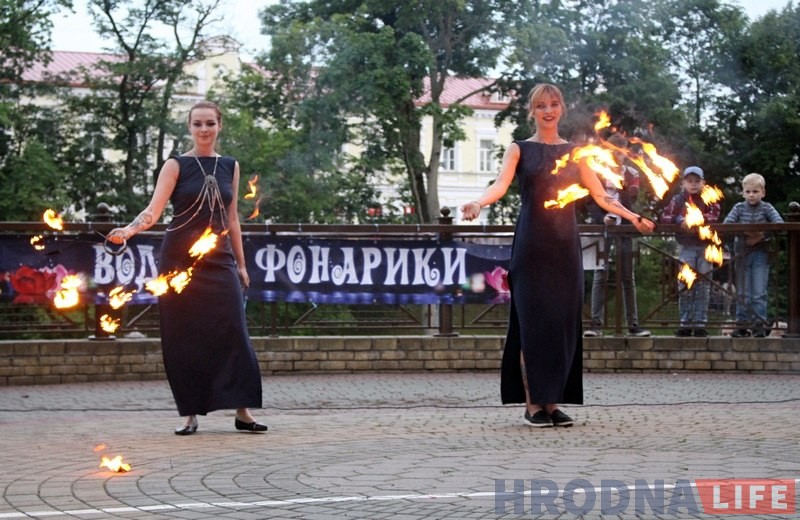 В парке Жилибера в Гродно прошел фестиваль водных фонариков В парке Жилибера в Гродно прошел фестиваль водных фонариков