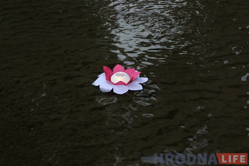 В парке Жилибера в Гродно прошел фестиваль водных фонариков В парке Жилибера в Гродно прошел фестиваль водных фонариков