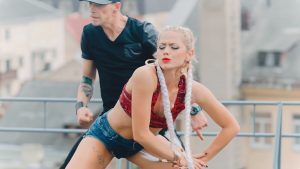 В Гродно появилась "зажигалка", которая радует своими танцами