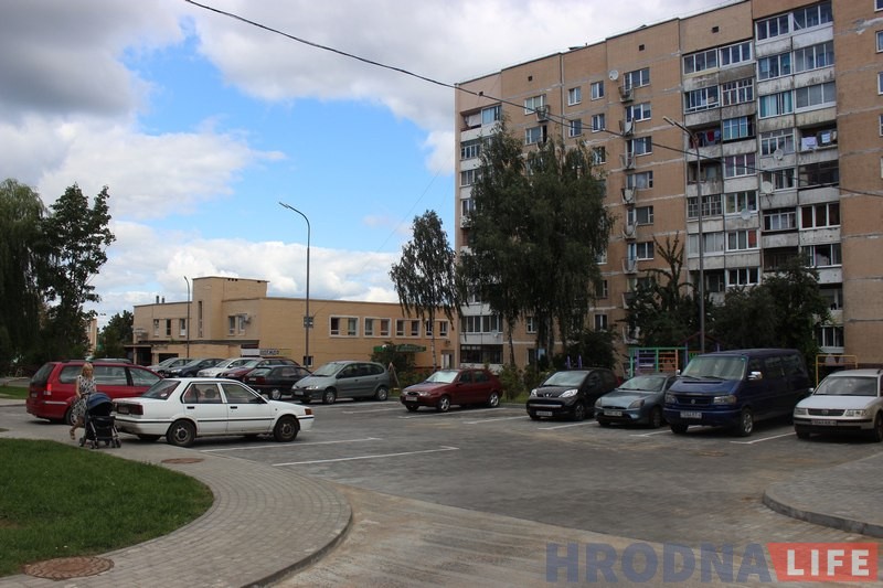 "Жалуйтесь и вас услышат". Благодаря петиции гродненца около поликлиники на Пестрака сделали парковку "Жалуйтесь и вас услышат". Благодаря петиции гродненца около поликлиники на Пестрака сделали парковку