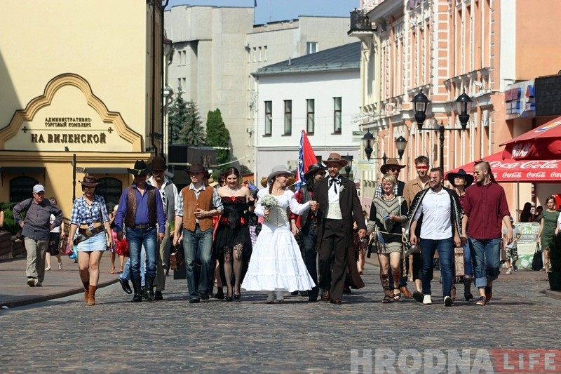 "Так интереснее". Гродненцы отметили свадьбу в стиле Дикого Запада "Так интереснее". Гродненцы отметили свадьбу в стиле Дикого Запада