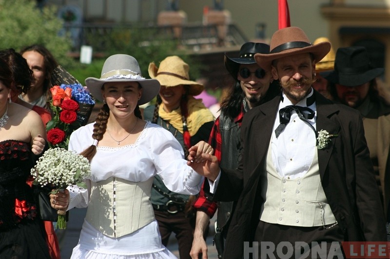 "Так интереснее". Гродненцы отметили свадьбу в стиле Дикого Запада "Так интереснее". Гродненцы отметили свадьбу в стиле Дикого Запада