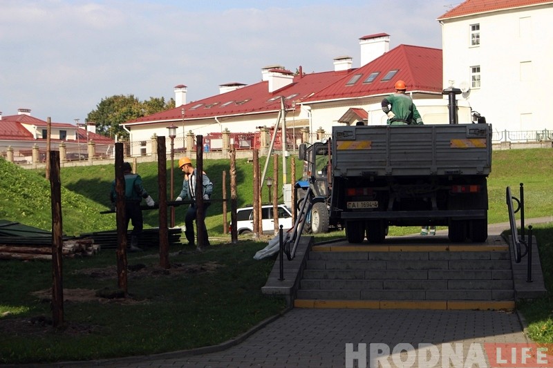 "Рабочие осознают ответственность". Старый замок продолжают готовить к реконструкции "Рабочие осознают ответственность". Старый замок продолжают готовить к реконструкции