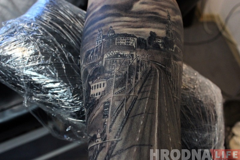 "Память о городе, где я родился и вырос". Житель Гродно сделал татуировку с панорамой родного города "Память о городе, где я родился и вырос". Житель Гродно сделал татуировку с панорамой родного города
