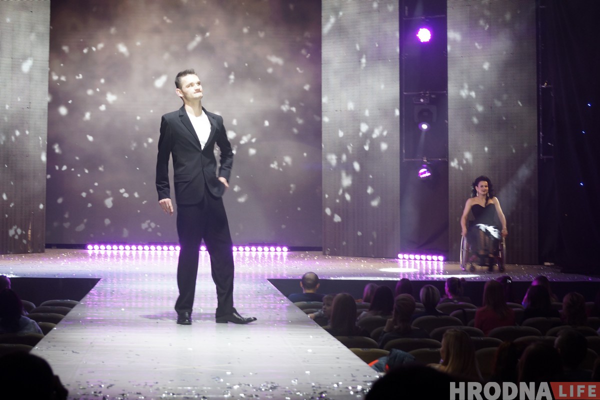 "Они испортят праздник" или "В этой одежде люди"? Модели с инвалидностью впервые в Беларуси приняли участие в модном шоу "Они испортят праздник" или "В этой одежде люди"? Модели с инвалидностью впервые в Беларуси приняли участие в модном шоу