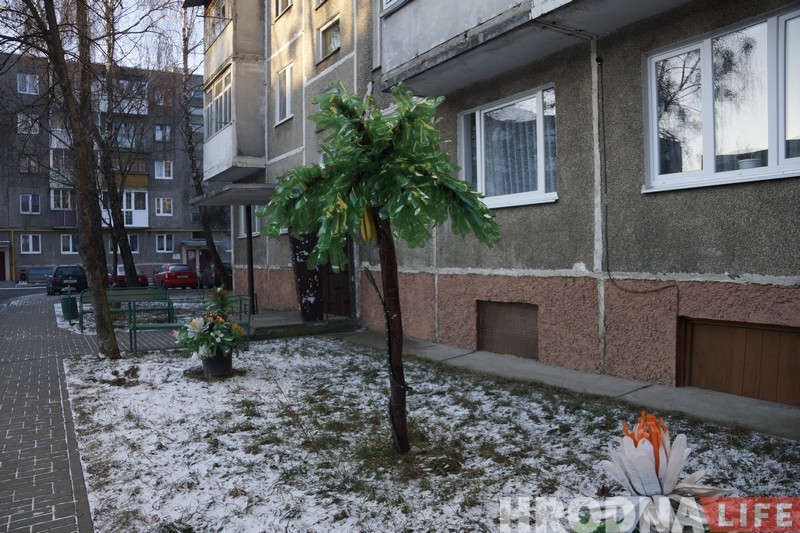 Постмодерн своими руками. Как украшают дворы на районах в Гродно и не только Постмодерн своими руками. Как украшают дворы на районах в Гродно и не только