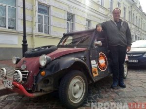 Дальняк на “Минске”: пара из России на советском мотоцикле снова доехала до Гродно Дальняк на “Минске”: пара из России на советском мотоцикле снова доехала до Гродно