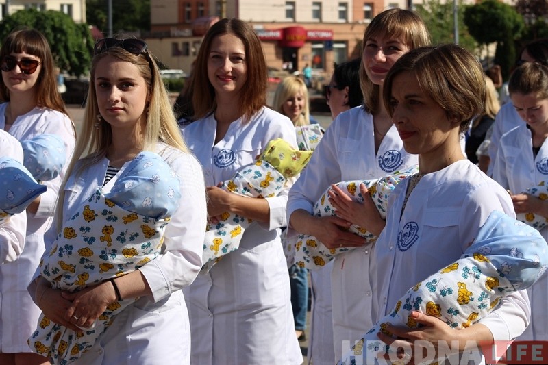 ФОТО: Традиционный парад детских колясок прошел в Гродно ФОТО: Традиционный парад детских колясок прошел в Гродно