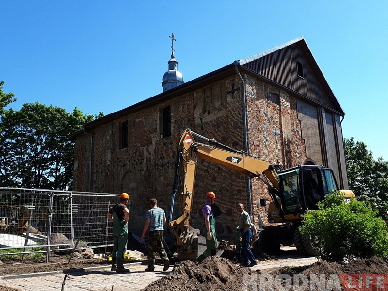 Во время земляных работ у Коложи попадаются захоронения людей Во время земляных работ у Коложи попадаются захоронения людей