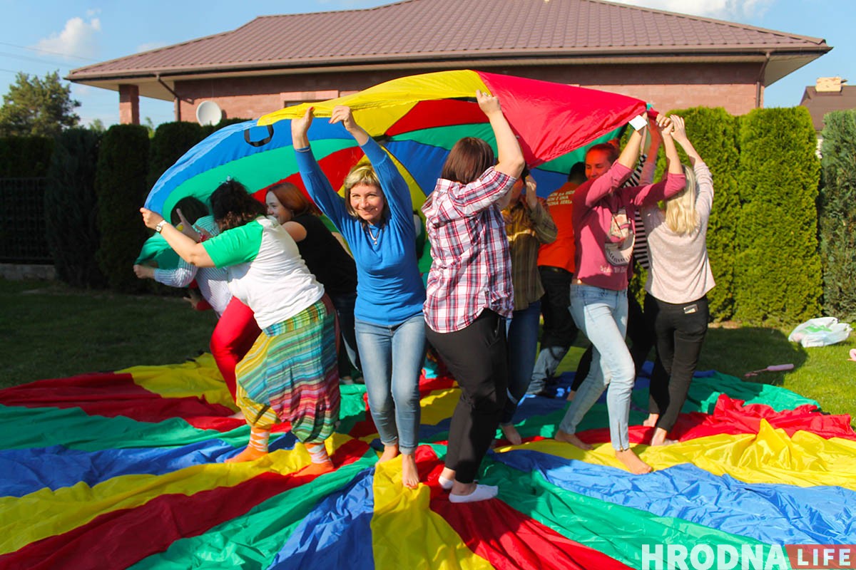 Смех лечит. Итальянцы учат гродненцев быть больничными клоунами Смех лечит. Итальянцы учат гродненцев быть больничными клоунами