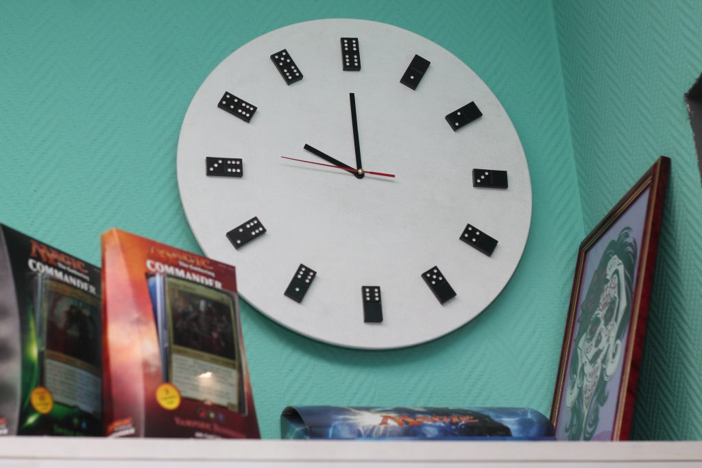 «Мы бы купили диван, но зачем?» Как антикафе в Гродно внедряет элементы «зелёного» офиса