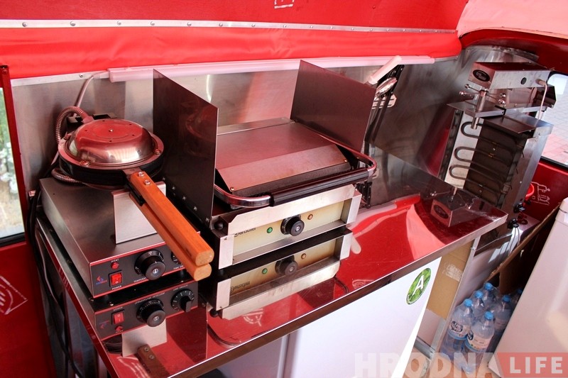 "Купили в деревне фургон и вложили $ 8000". Фуд-трак "Barkas" появился в Гродно "Купили в деревне фургон и вложили $ 8000". Фуд-трак "Barkas" появился в Гродно