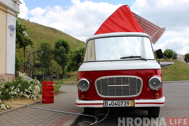 "Купили в деревне фургон и вложили $ 8000". Фуд-трак "Barkas" появился в Гродно "Купили в деревне фургон и вложили $ 8000". Фуд-трак "Barkas" появился в Гродно