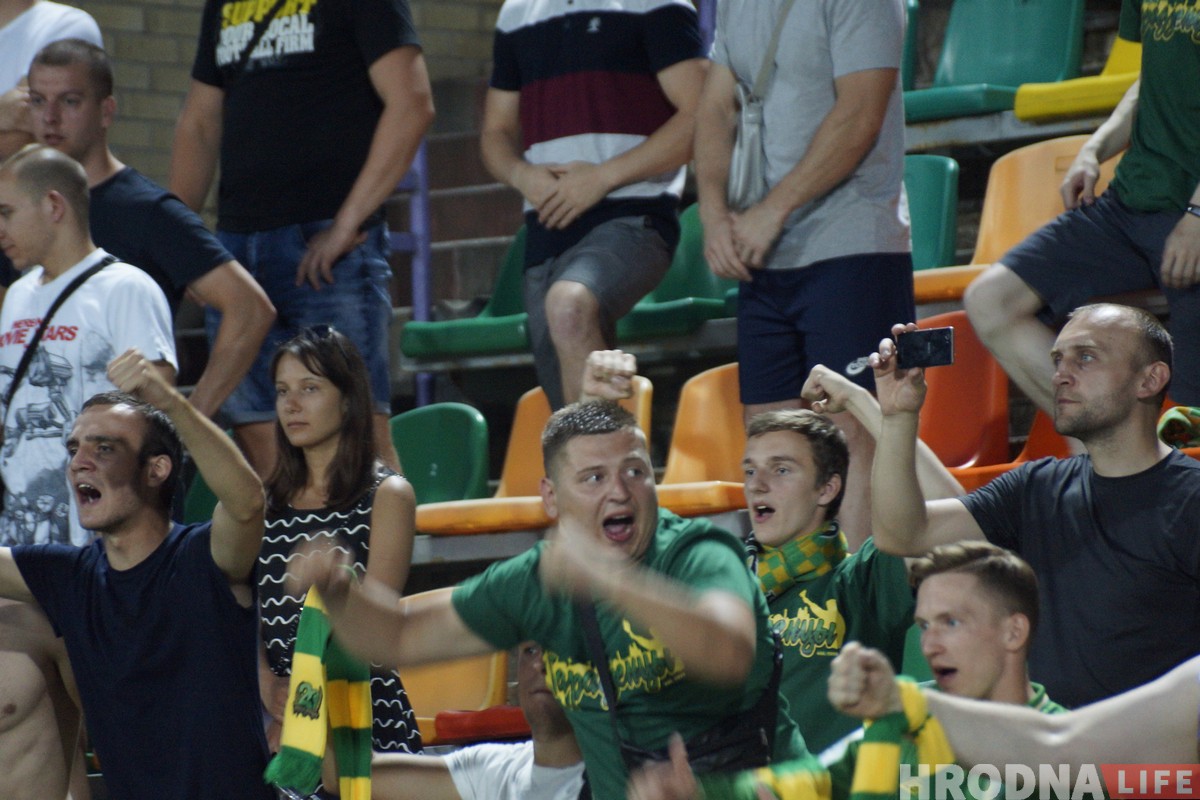 “За Неман, за Родину, за футбол!” Фан-клуб “Немана” отметил 20-летие перформансом на матче “За Неман, за Родину, за футбол!” Фан-клуб “Немана” отметил 20-летие перформансом на матче