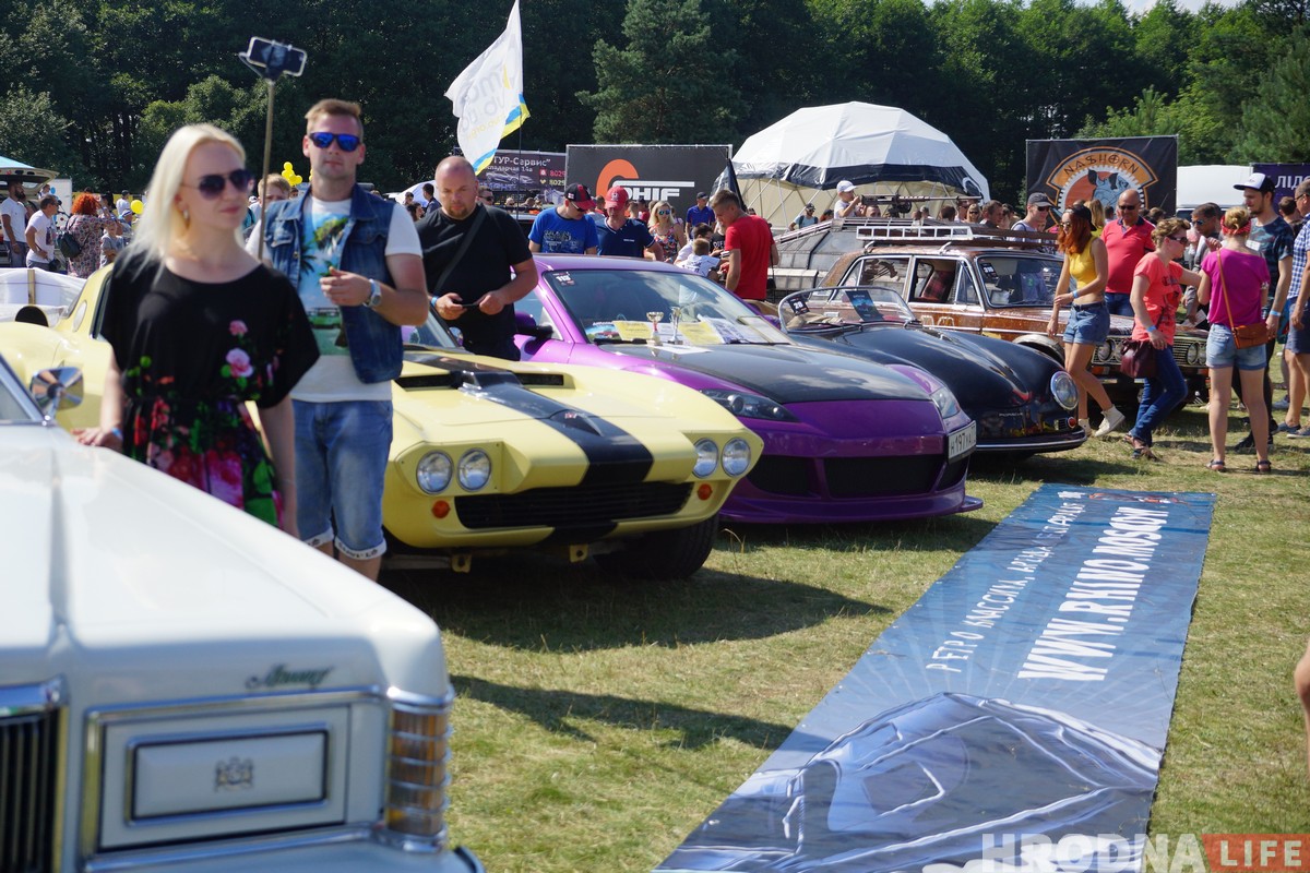 SunDay 2018: Гродненцы хвалили машины, соревновались в конкурсах и делали селфи (фото) SunDay 2018: Гродненцы хвалили машины, соревновались в конкурсах и делали селфи (фото)