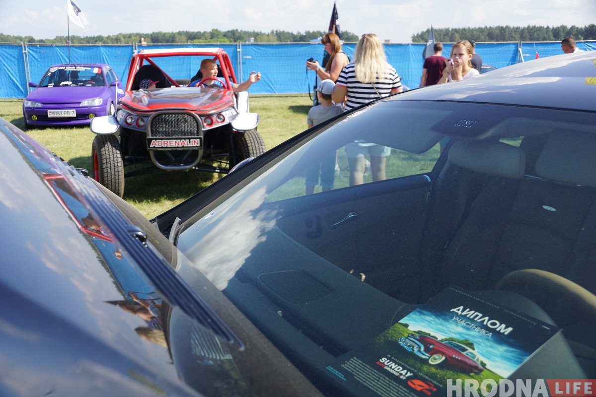 SunDay 2018: Гродненцы хвалили машины, соревновались в конкурсах и делали селфи (фото) SunDay 2018: Гродненцы хвалили машины, соревновались в конкурсах и делали селфи (фото)