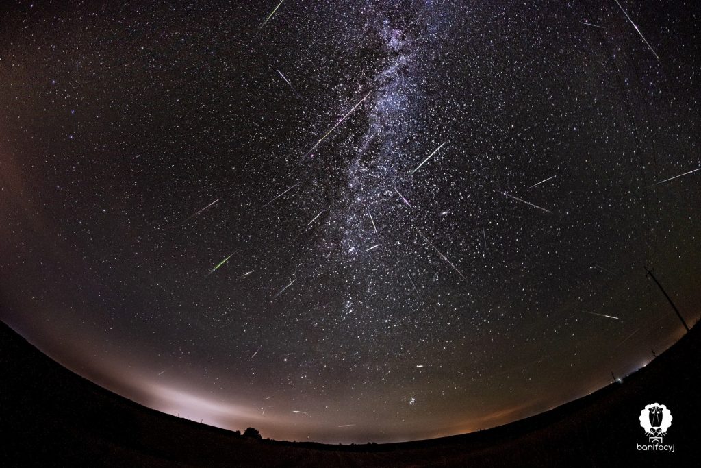 Успей словить звезду, пока август не закончился. Гродненский фотограф делится опытом съемки астропейзажей (+ улётные снимки ночного неба)