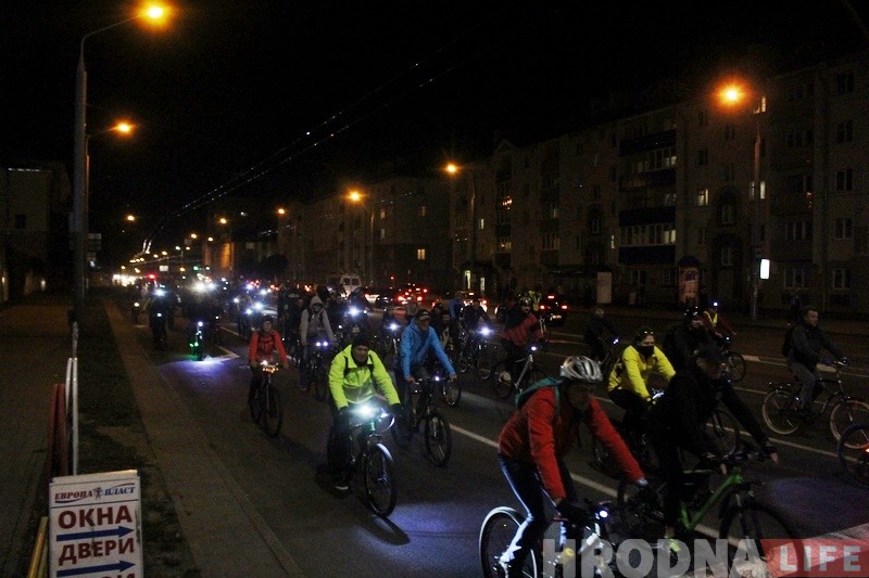 "ВелоГродно" 5 лет: сотни гродненцев на велосипедах осветили улицы города "ВелоГродно" 5 лет: сотни гродненцев на велосипедах осветили улицы города