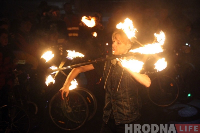 "ВелоГродно" 5 лет: сотни гродненцев на велосипедах осветили улицы города "ВелоГродно" 5 лет: сотни гродненцев на велосипедах осветили улицы города