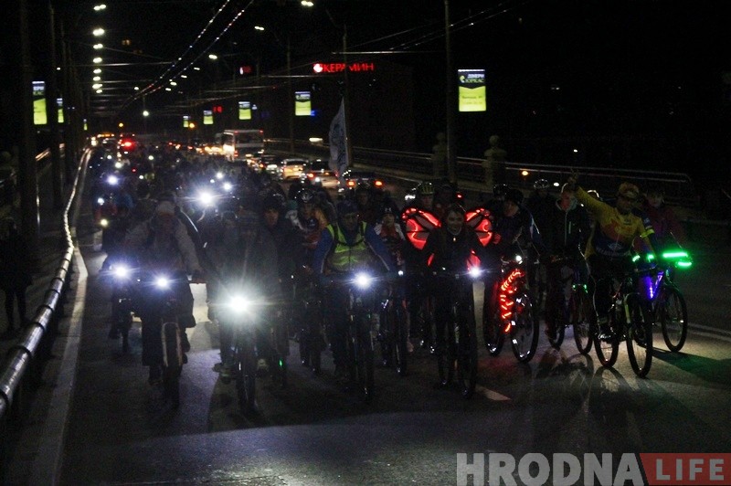 "ВелоГродно" 5 лет: сотни гродненцев на велосипедах осветили улицы города "ВелоГродно" 5 лет: сотни гродненцев на велосипедах осветили улицы города