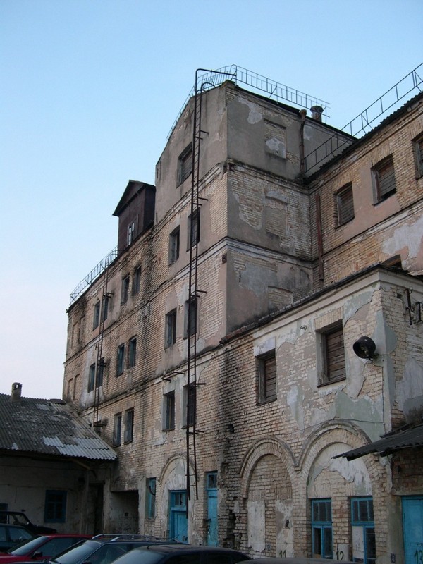 Без археологов: на Василька начали строить литовское генконсульство Без археологов: на Василька начали строить литовское генконсульство