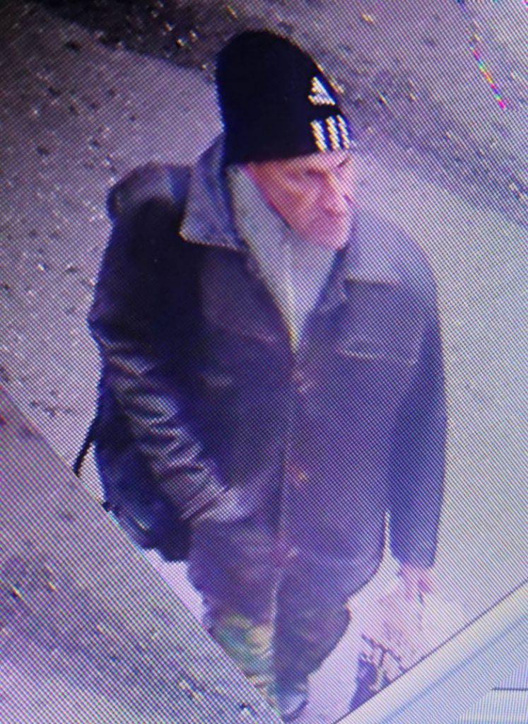 В Гродно обокрали грузовик. Вор попал на камеру, его ищут