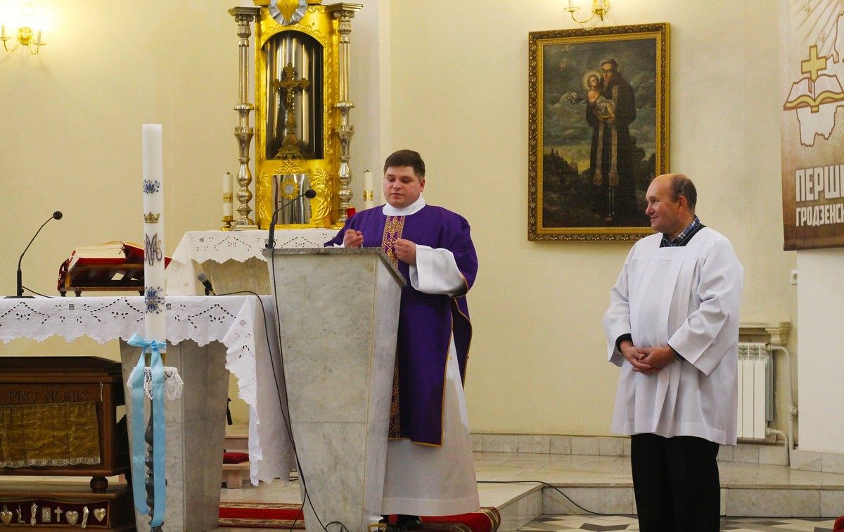 Костел, где верующие учат ксендза. Как в Гродно 20 лет проходит месса для глухонемых Костел, где верующие учат ксендза. Как в Гродно 20 лет проходит месса для глухонемых