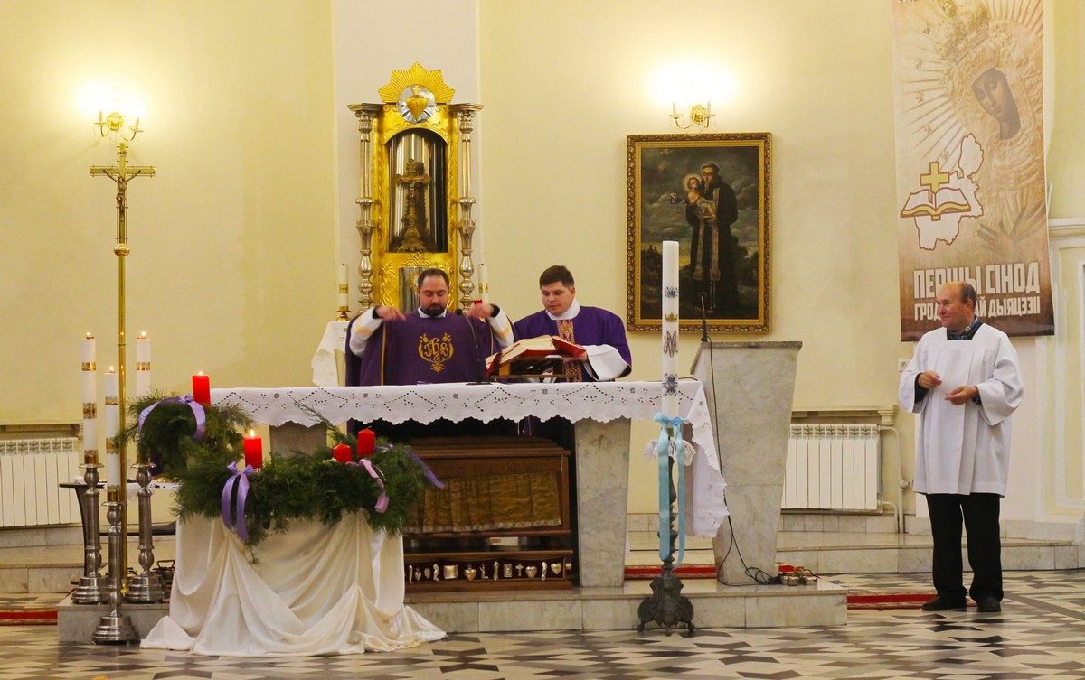 Костел, где верующие учат ксендза. Как в Гродно 20 лет проходит месса для глухонемых Костел, где верующие учат ксендза. Как в Гродно 20 лет проходит месса для глухонемых