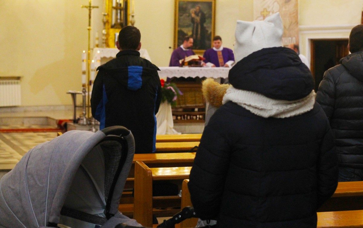 Костел, где верующие учат ксендза. Как в Гродно 20 лет проходит месса для глухонемых Костел, где верующие учат ксендза. Как в Гродно 20 лет проходит месса для глухонемых