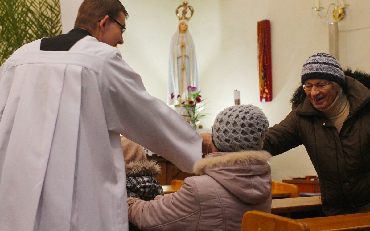 Костел, где верующие учат ксендза. Как в Гродно 20 лет проходит месса для глухонемых Костел, где верующие учат ксендза. Как в Гродно 20 лет проходит месса для глухонемых