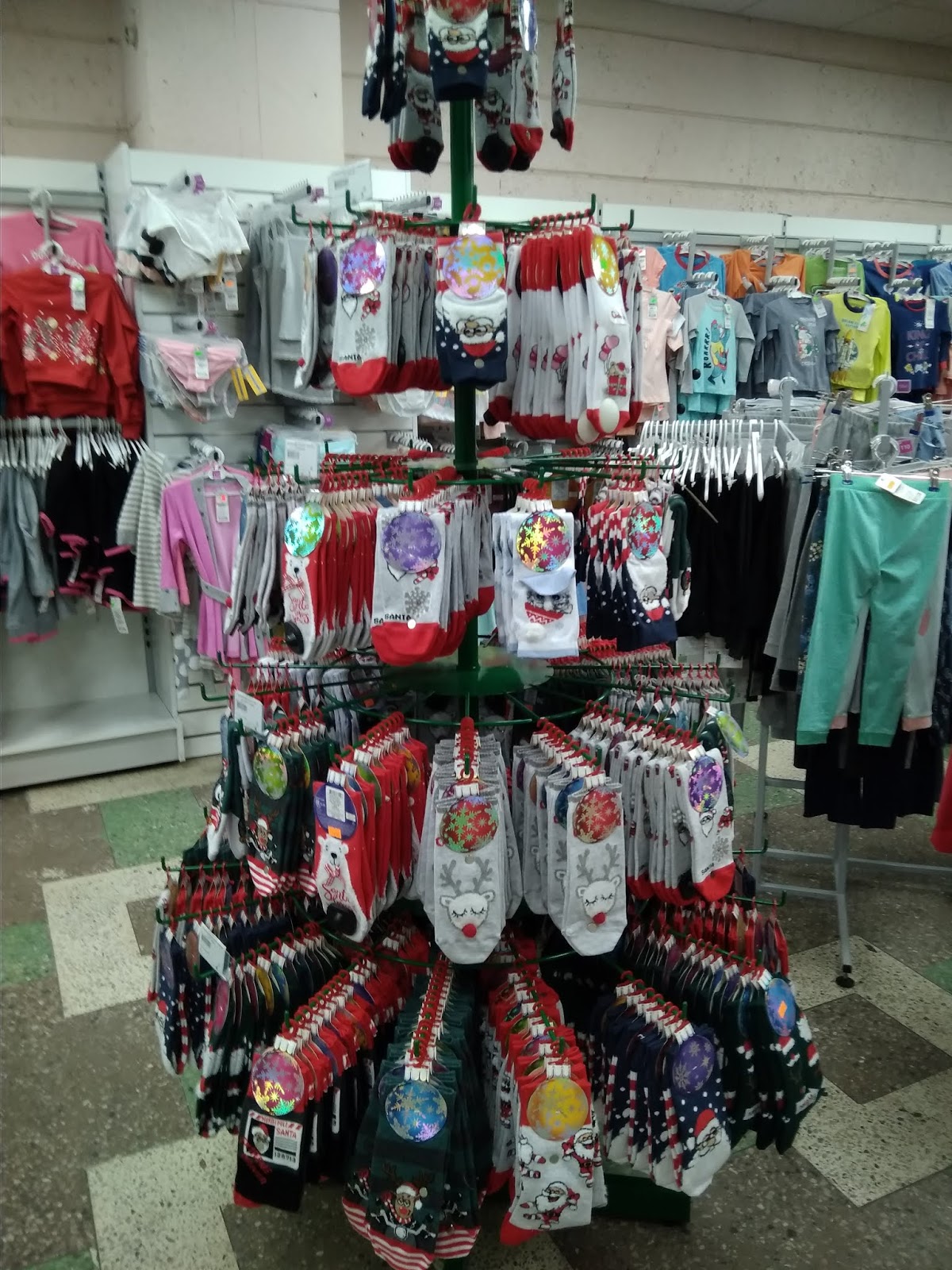 Одежда, косметика, конфеты: 5 белорусских брендов, которые выпустили продукцию к Рождеству и Новому году Одежда, косметика, конфеты: 5 белорусских брендов, которые выпустили продукцию к Рождеству и Новому году