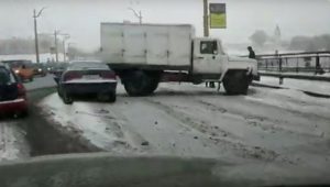 Большие заторы в центре Гродно. На Старом мосту развернуло ГАЗ Большие заторы в центре Гродно. На Старом мосту развернуло ГАЗ