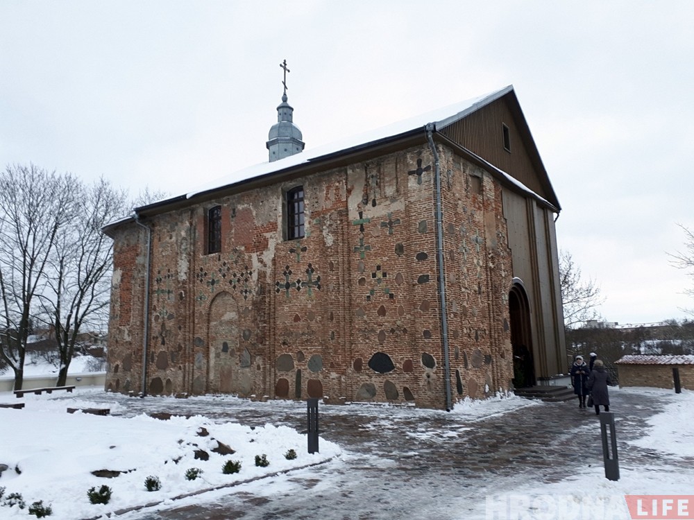 Возле Коложи украшением рождественского вертепа стали живые овечки и козлята Возле Коложи украшением рождественского вертепа стали живые овечки и козлята