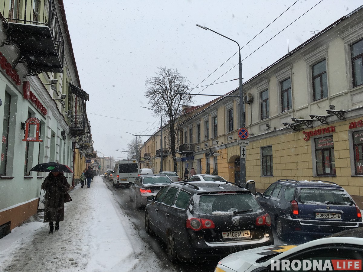 Большие заторы в центре Гродно. На Старом мосту развернуло ГАЗ Большие заторы в центре Гродно. На Старом мосту развернуло ГАЗ