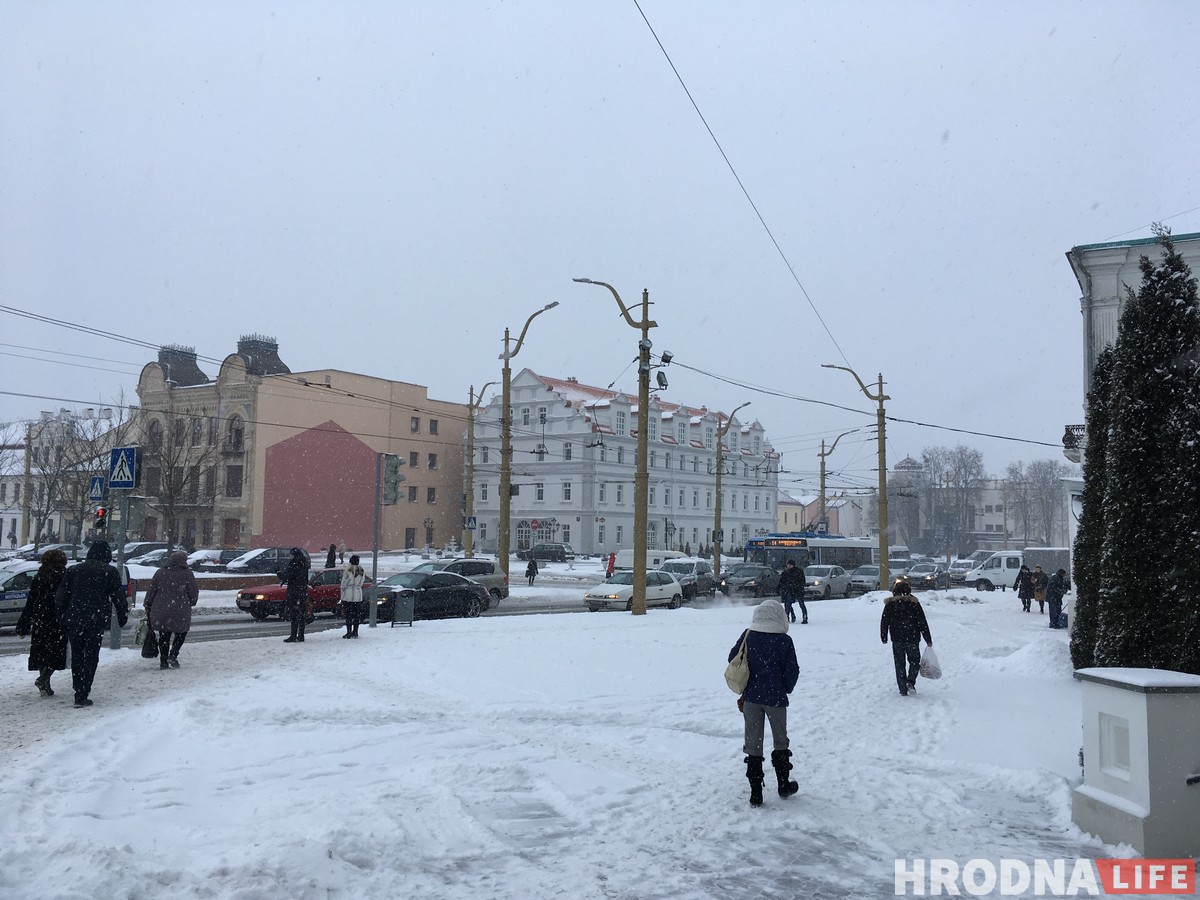 Большие заторы в центре Гродно. На Старом мосту развернуло ГАЗ Большие заторы в центре Гродно. На Старом мосту развернуло ГАЗ