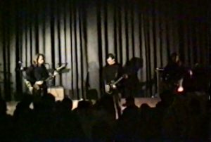 После "Клетки" перебрались в "Космос": смотрите еще одно видео рок-концерта 90-х