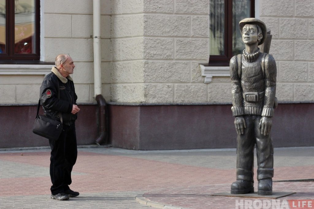 "Боже, храни Гродно!" Что говорят в соцсетях про демонтаж "туриста" на Советской  