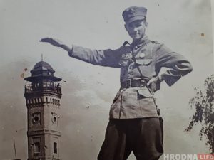 Снимок на фоне каланчи в 1944: монтаж или оригинальная задумка фотографа?