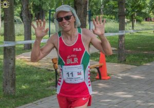 Тренировался в гипсе и всех победил. Захар Дмитриченко из Гродно стал лучшим бодибилдером Беларуси