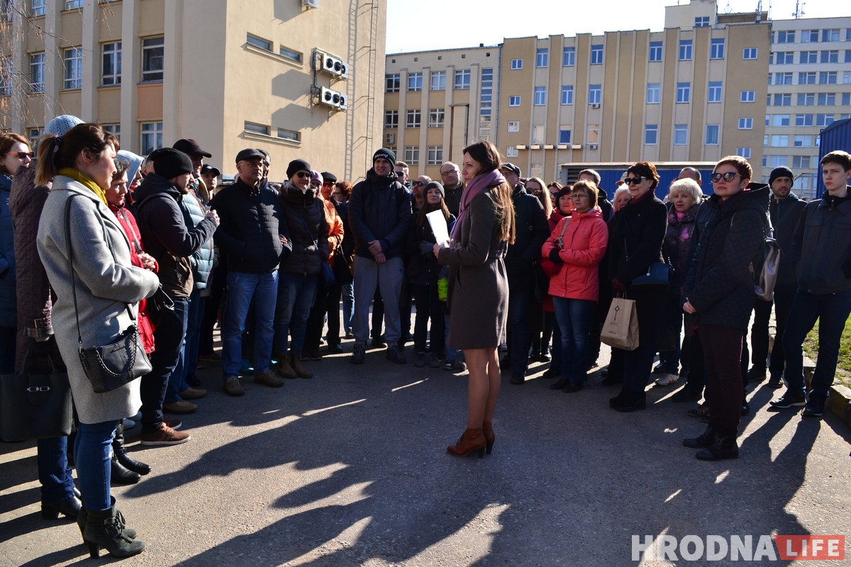 Древние иконы и лямус без единого гвоздя. На экскурсию о наследии бригиток в Гродно пришли больше сотни гродненцев Древние иконы и лямус без единого гвоздя. На экскурсию о наследии бригиток в Гродно пришли больше сотни гродненцев